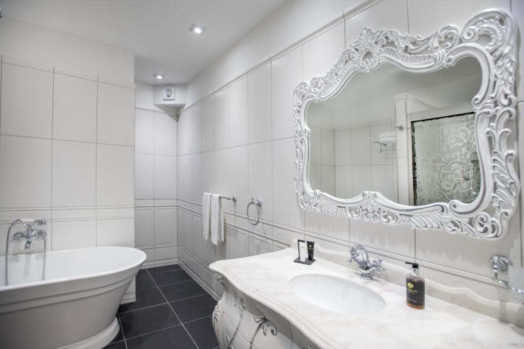 Chateau Sanov Hotel 5*