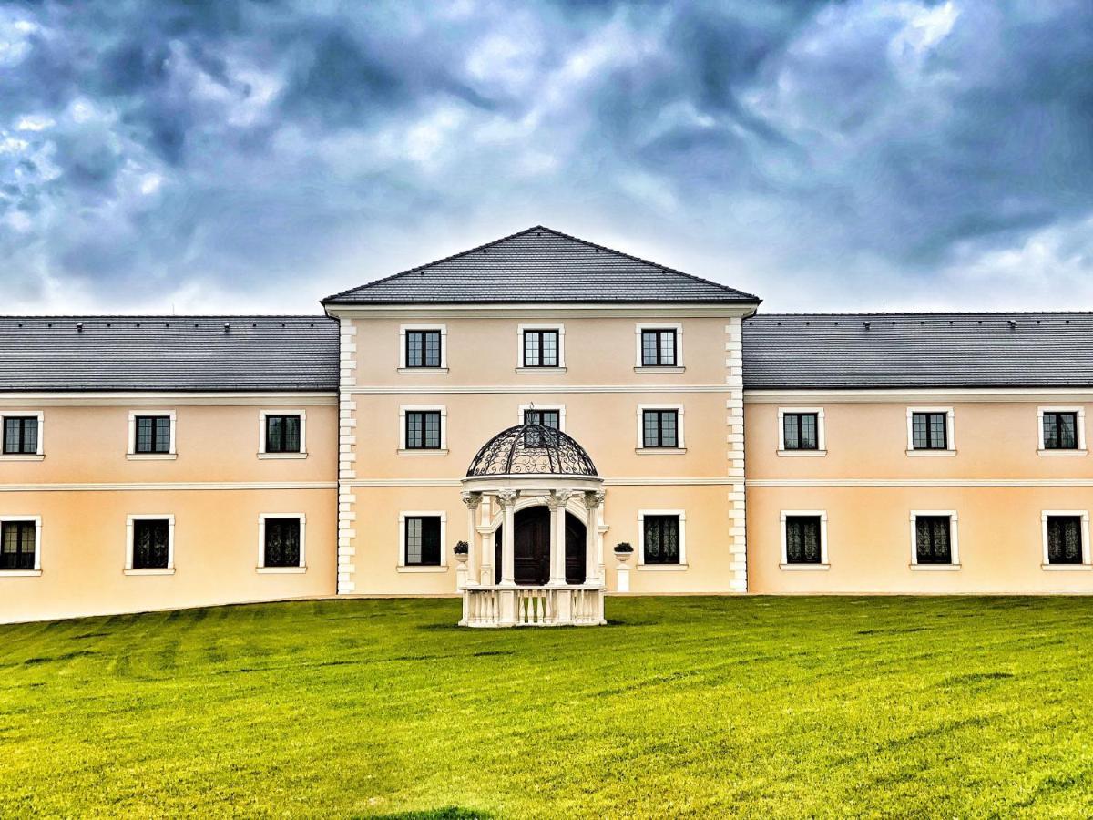 Hotel Chateau Sanov 5*